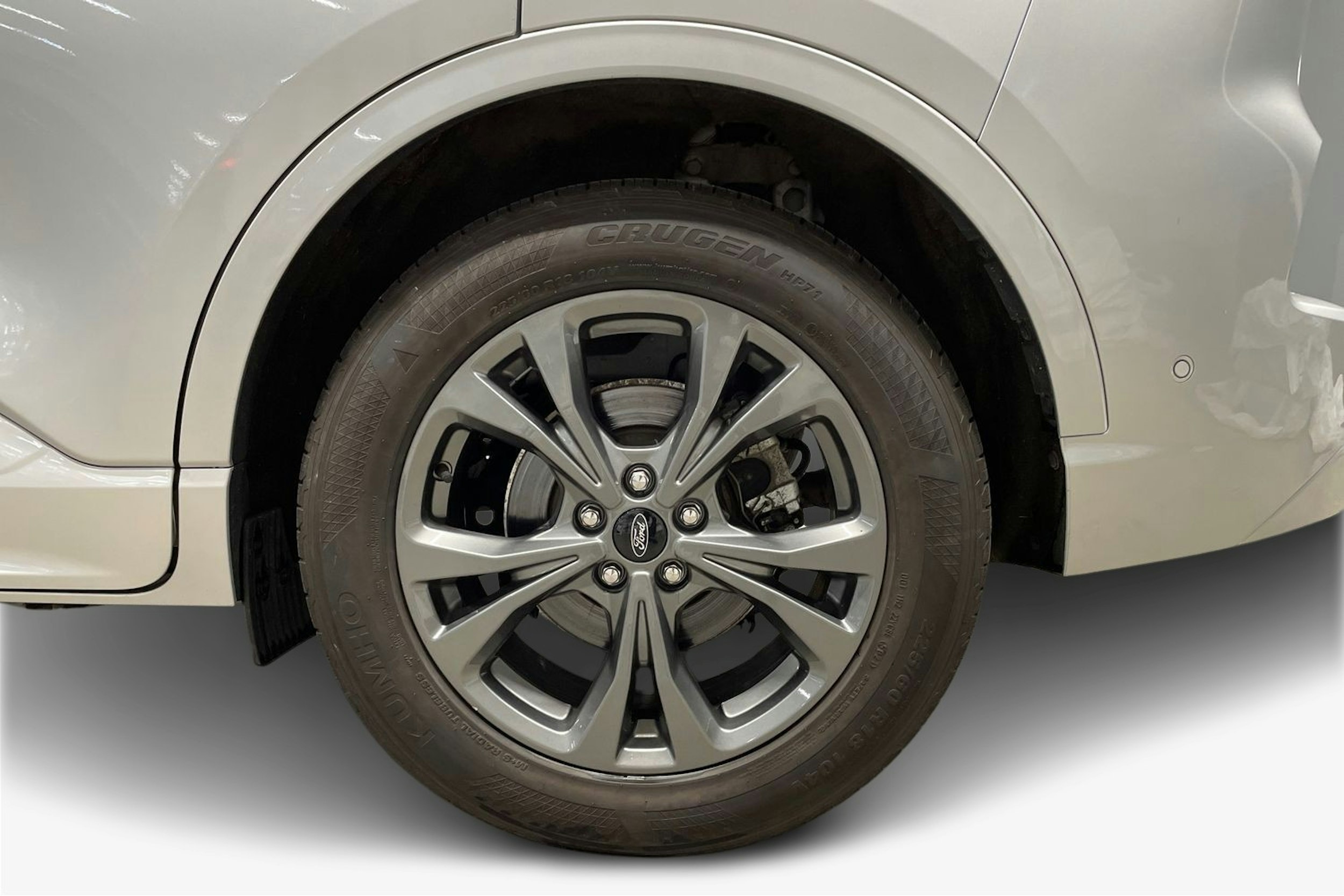 harmaa Ford Kuga 2021 kuva 9.