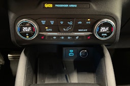 harmaa Ford Kuga 2021 kuva 19.