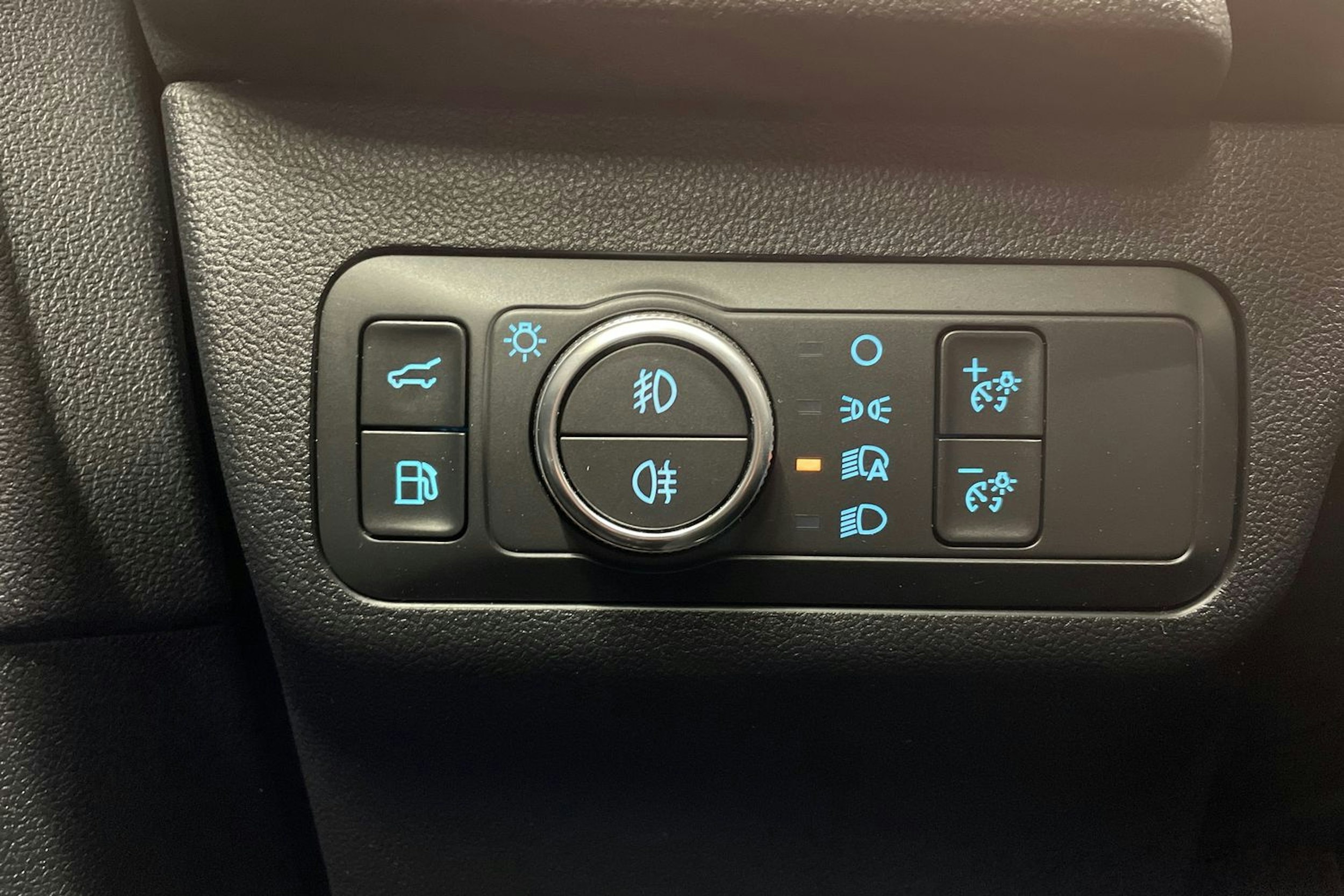 harmaa Ford Kuga 2021 kuva 21.