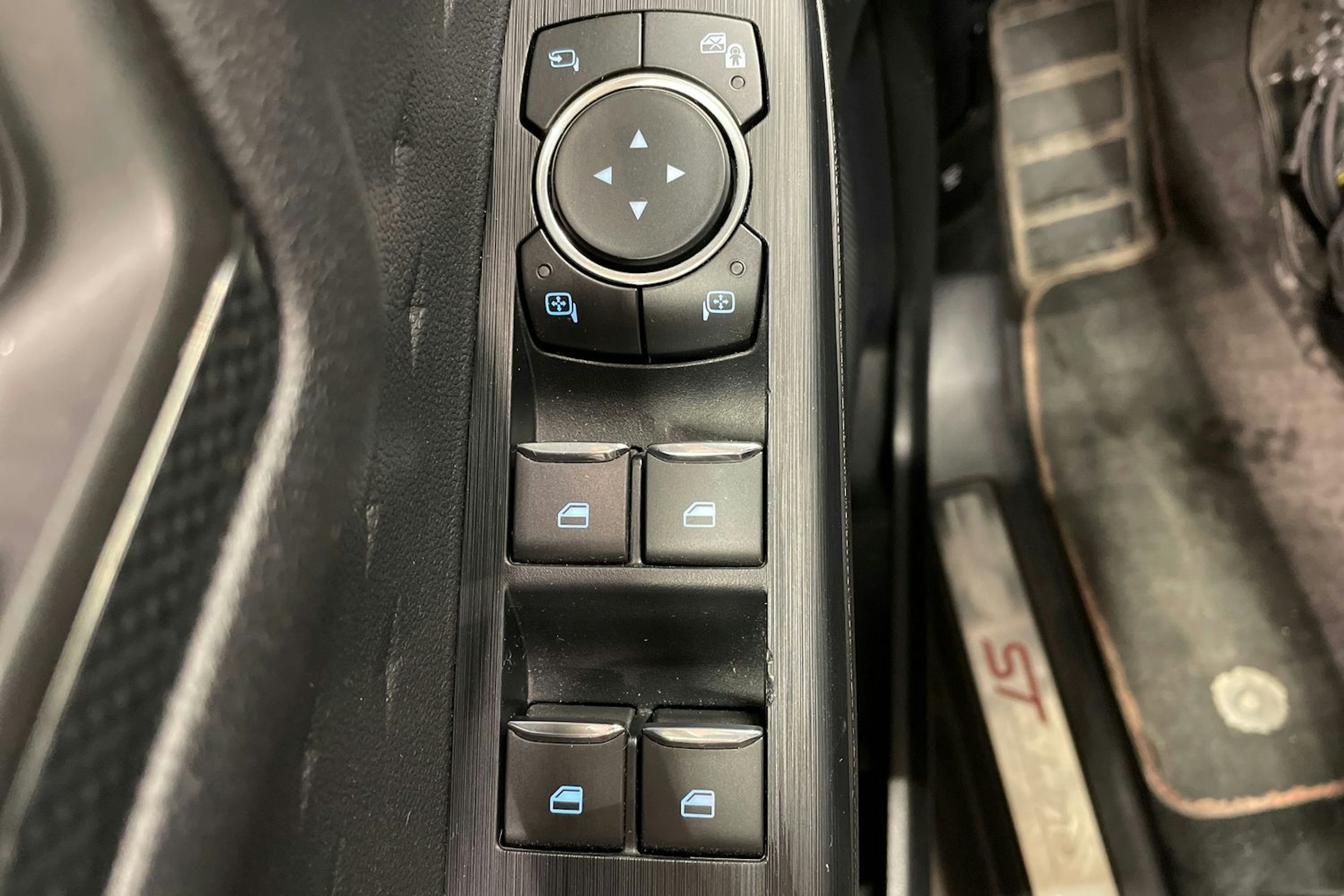 harmaa Ford Kuga 2021 kuva 22.