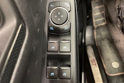 harmaa Ford Kuga 2021 kuva 22.