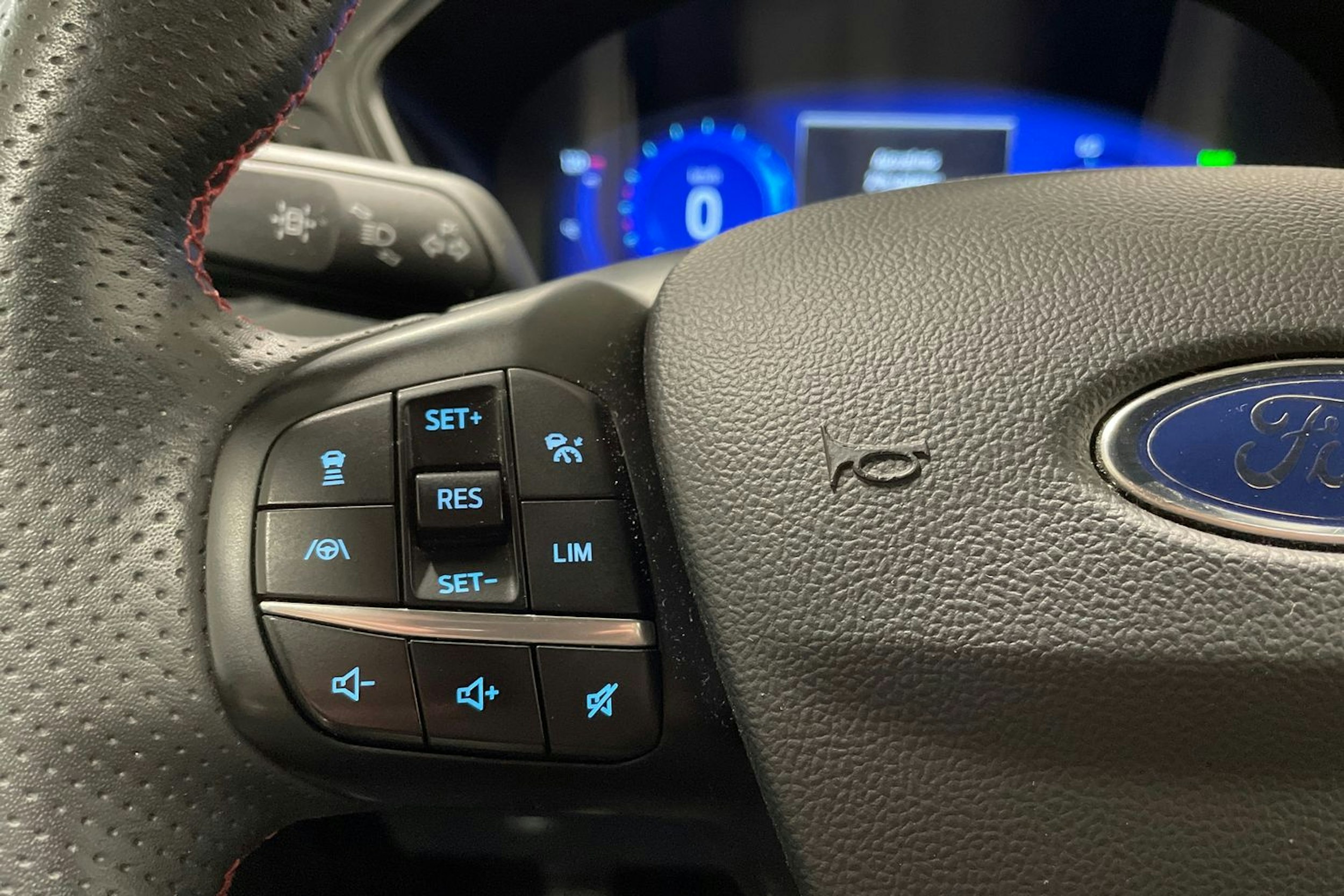 harmaa Ford Kuga 2021 kuva 23.