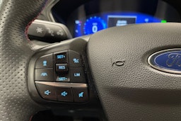harmaa Ford Kuga 2021 kuva 23.