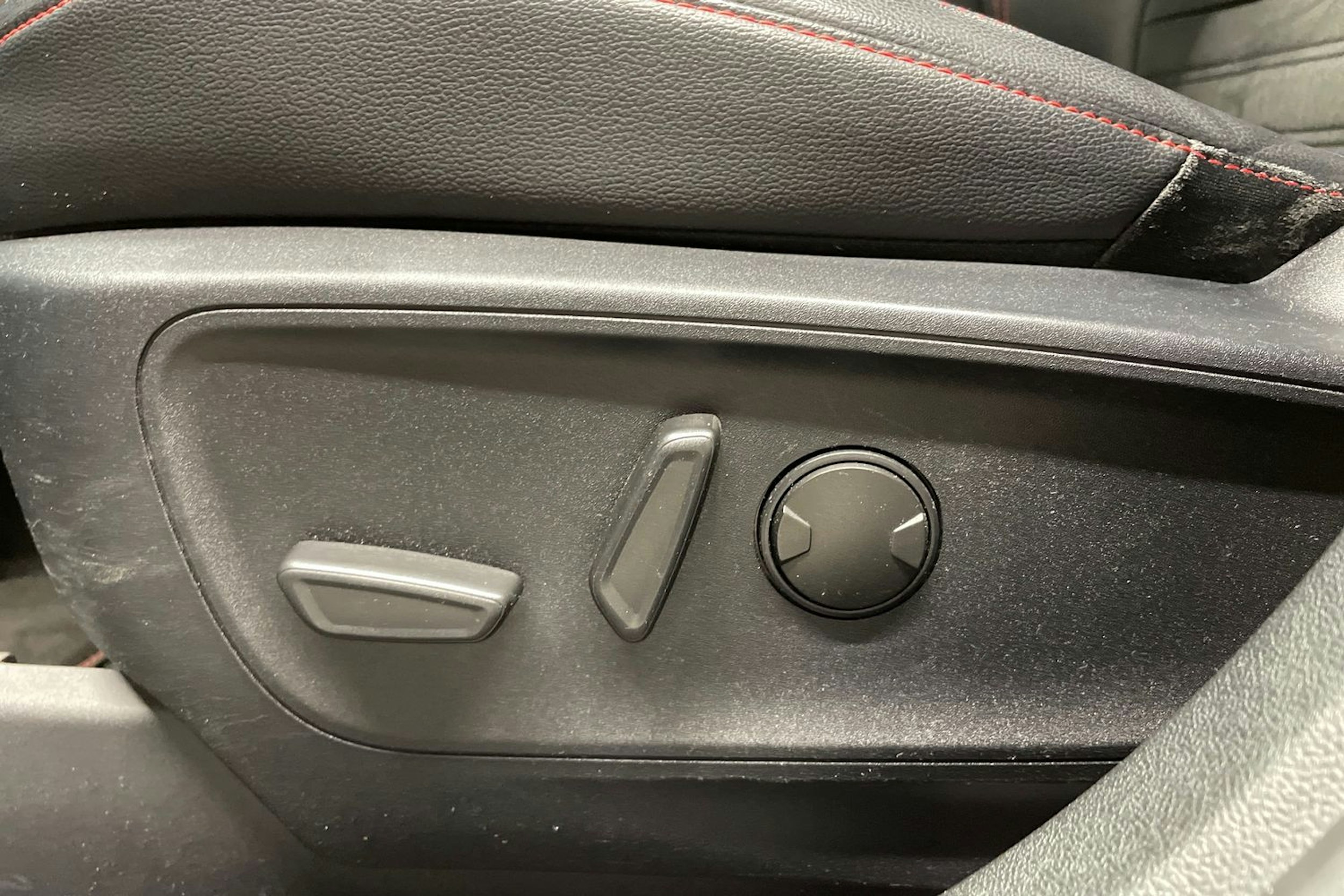 harmaa Ford Kuga 2021 kuva 26.