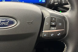 musta Ford Kuga 2021 kuva 17.