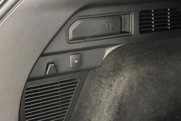 musta Ford Kuga 2021 kuva 26.