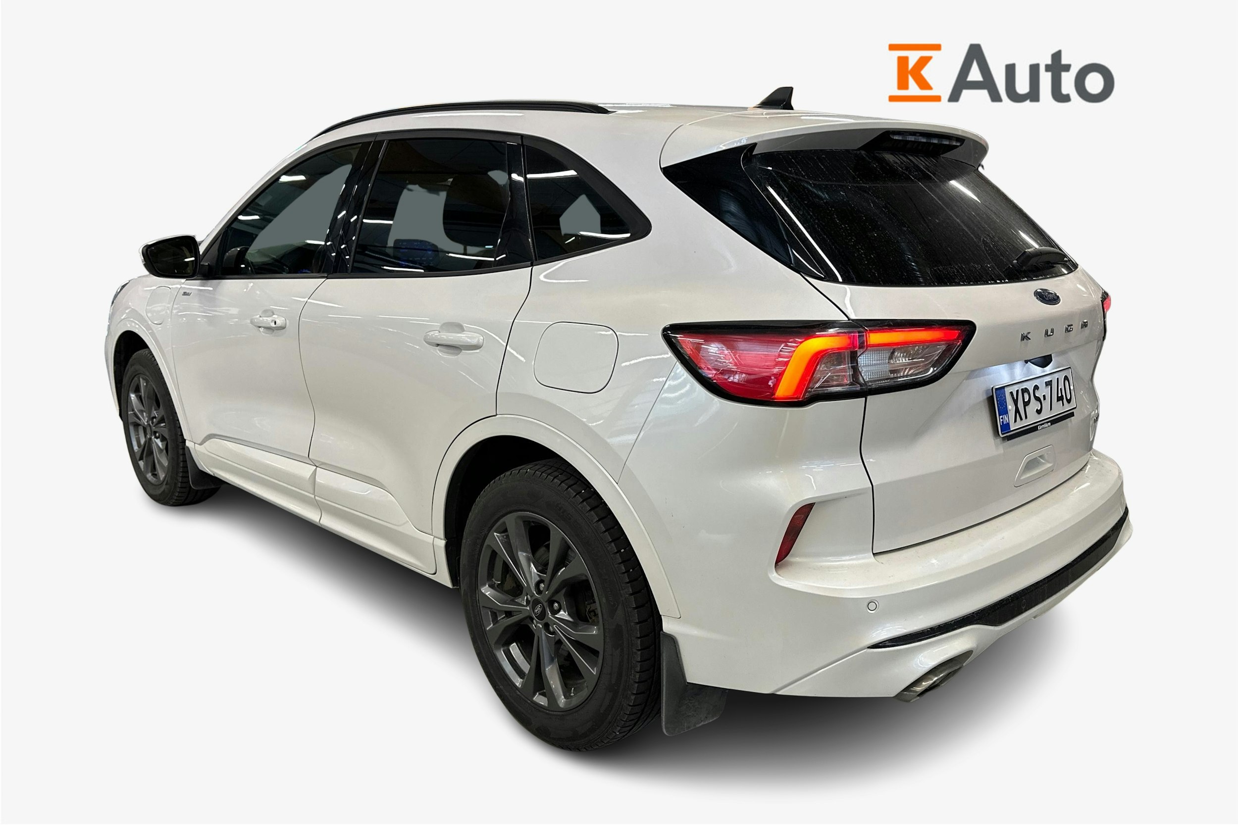 valkoinen Ford Kuga 2021 kuva 2.