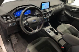 valkoinen Ford Kuga 2021 kuva 6.