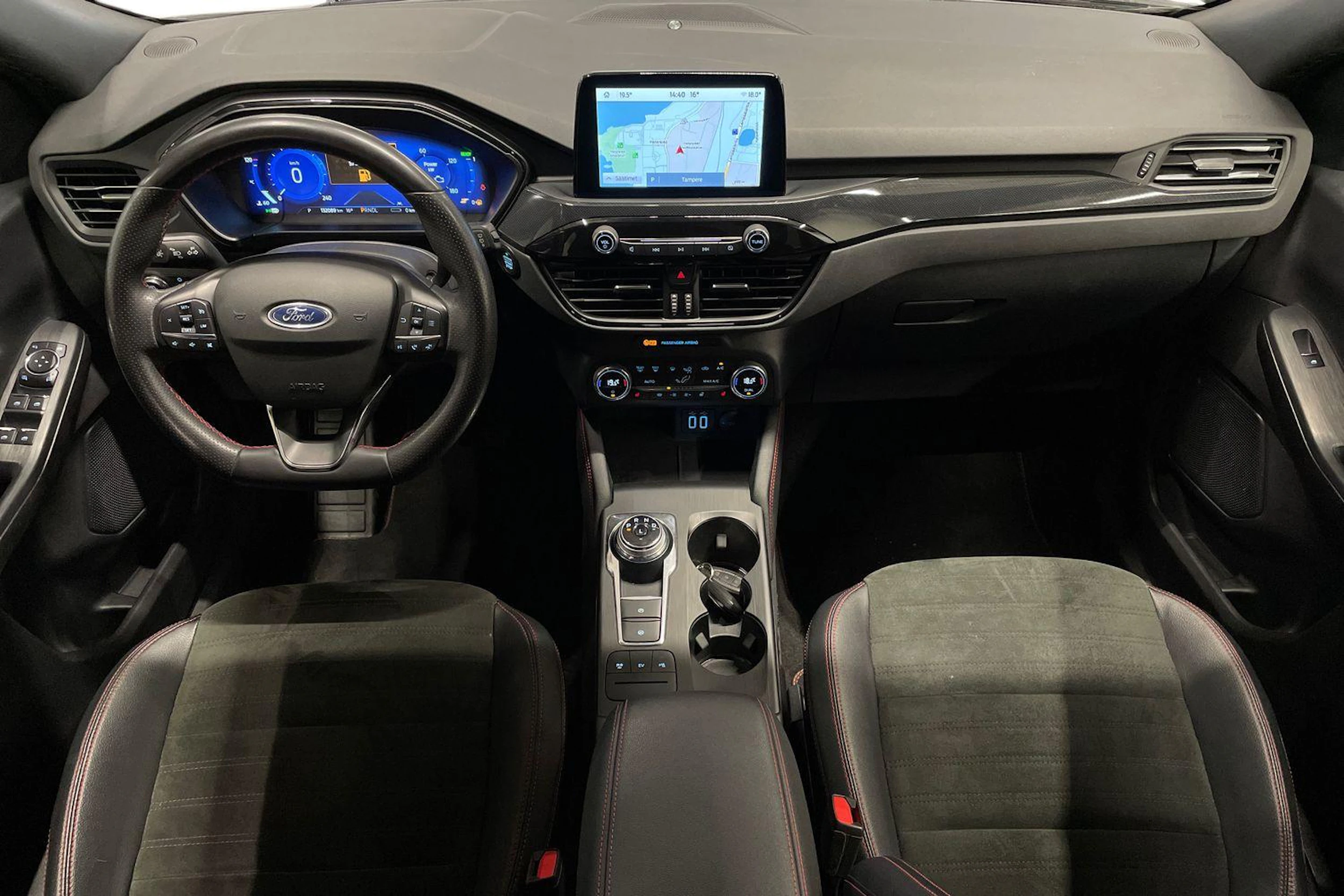 valkoinen Ford Kuga 2021 kuva 7.