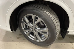 valkoinen Ford Kuga 2021 kuva 10.