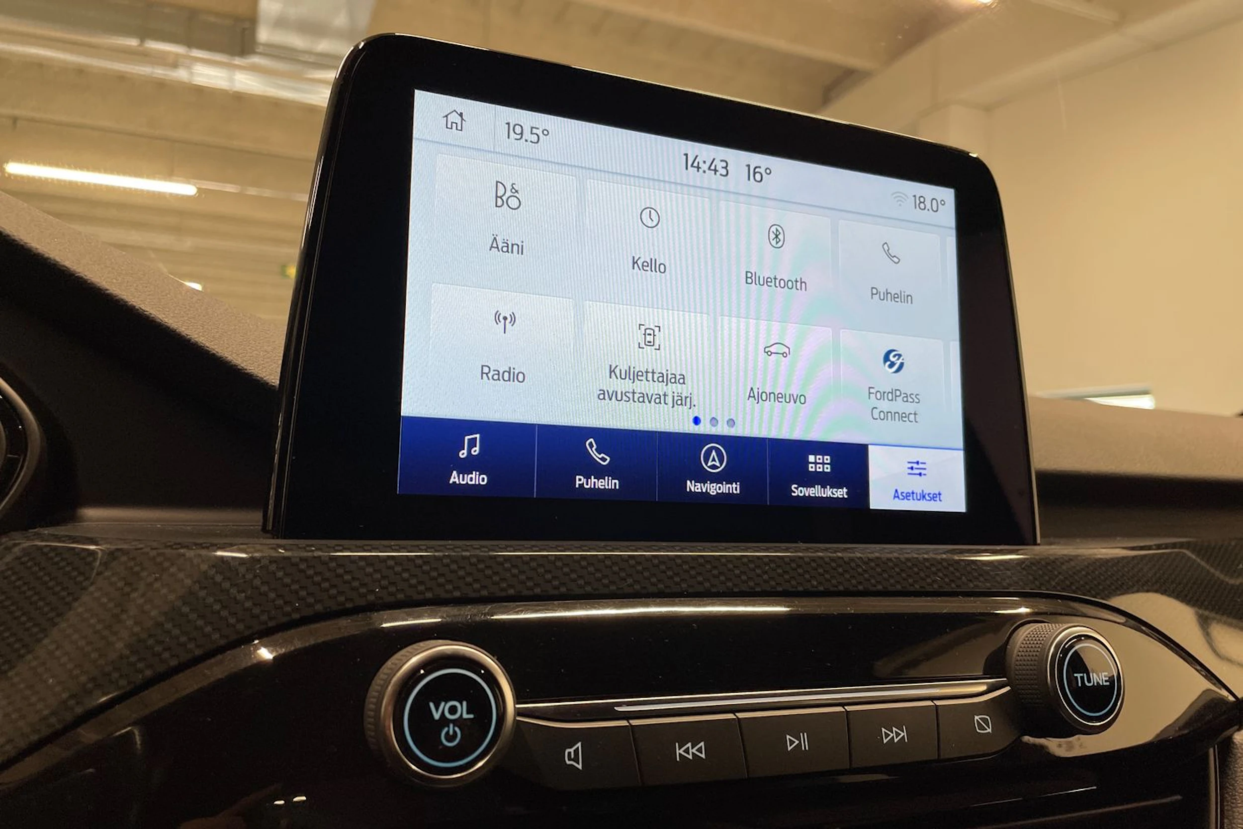 valkoinen Ford Kuga 2021 kuva 15.