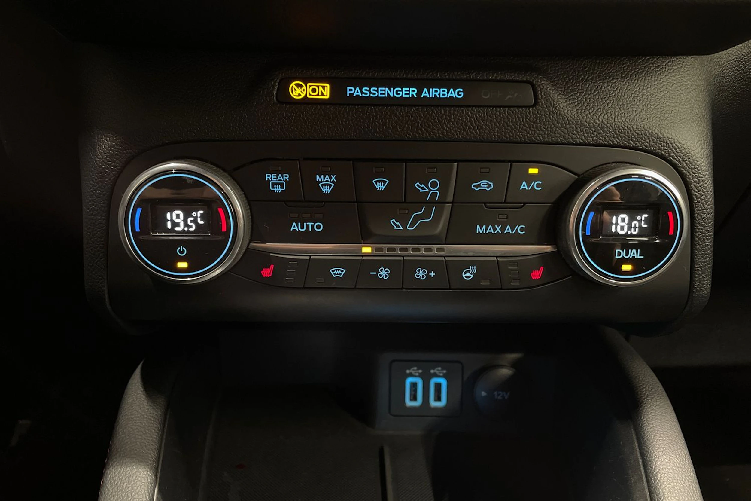 valkoinen Ford Kuga 2021 kuva 19.