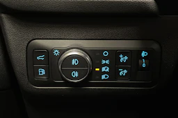 valkoinen Ford Kuga 2021 kuva 21.