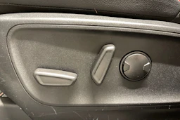 valkoinen Ford Kuga 2021 kuva 24.