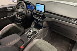 valkoinen Ford Kuga 2022 kuva 27.