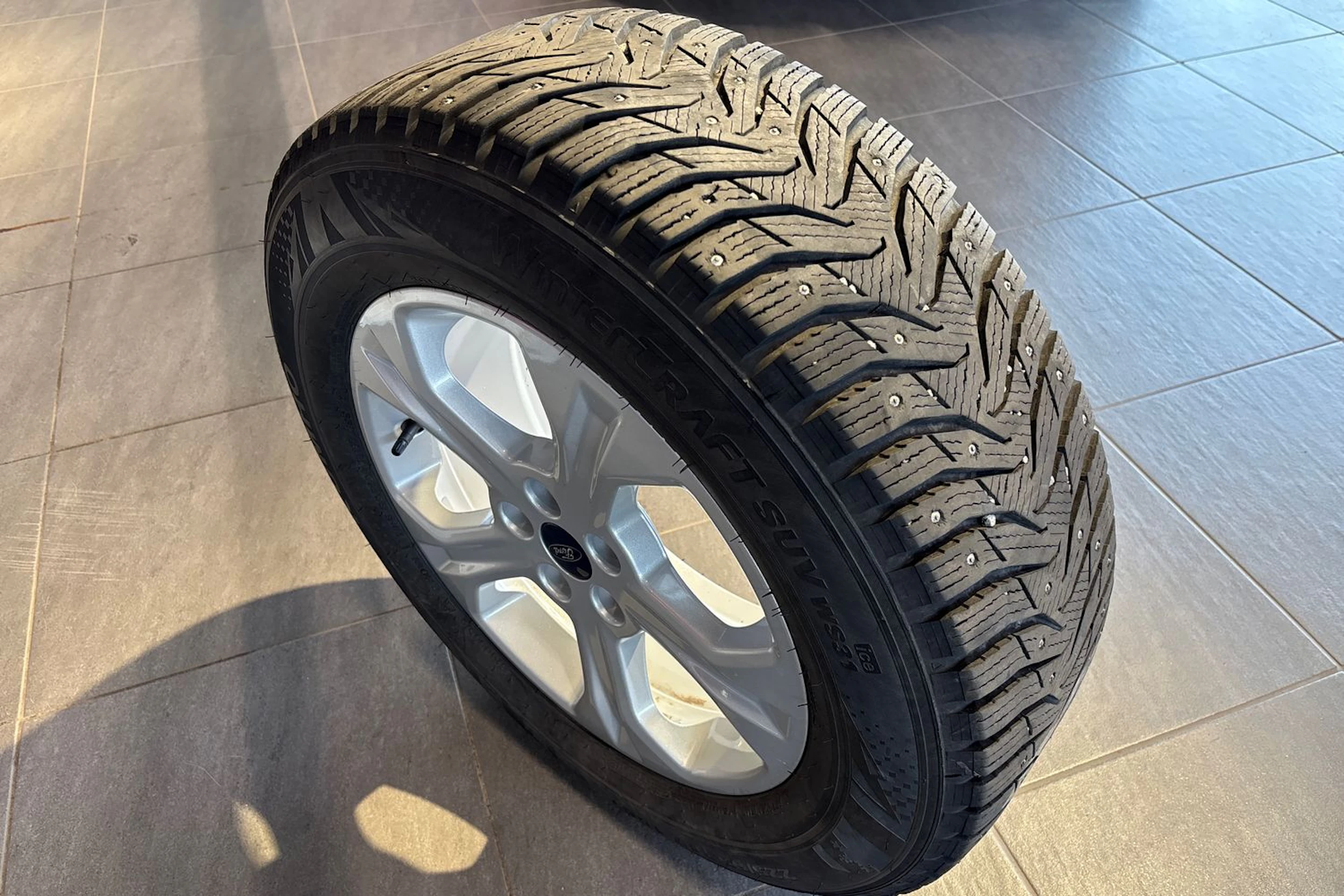 sininen Ford Kuga 2021 kuva 11.