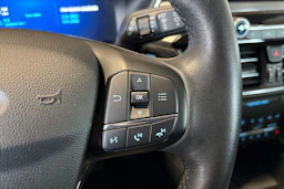 sininen Ford Kuga 2021 kuva 15.