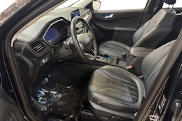 musta Ford Kuga 2022 kuva 3.