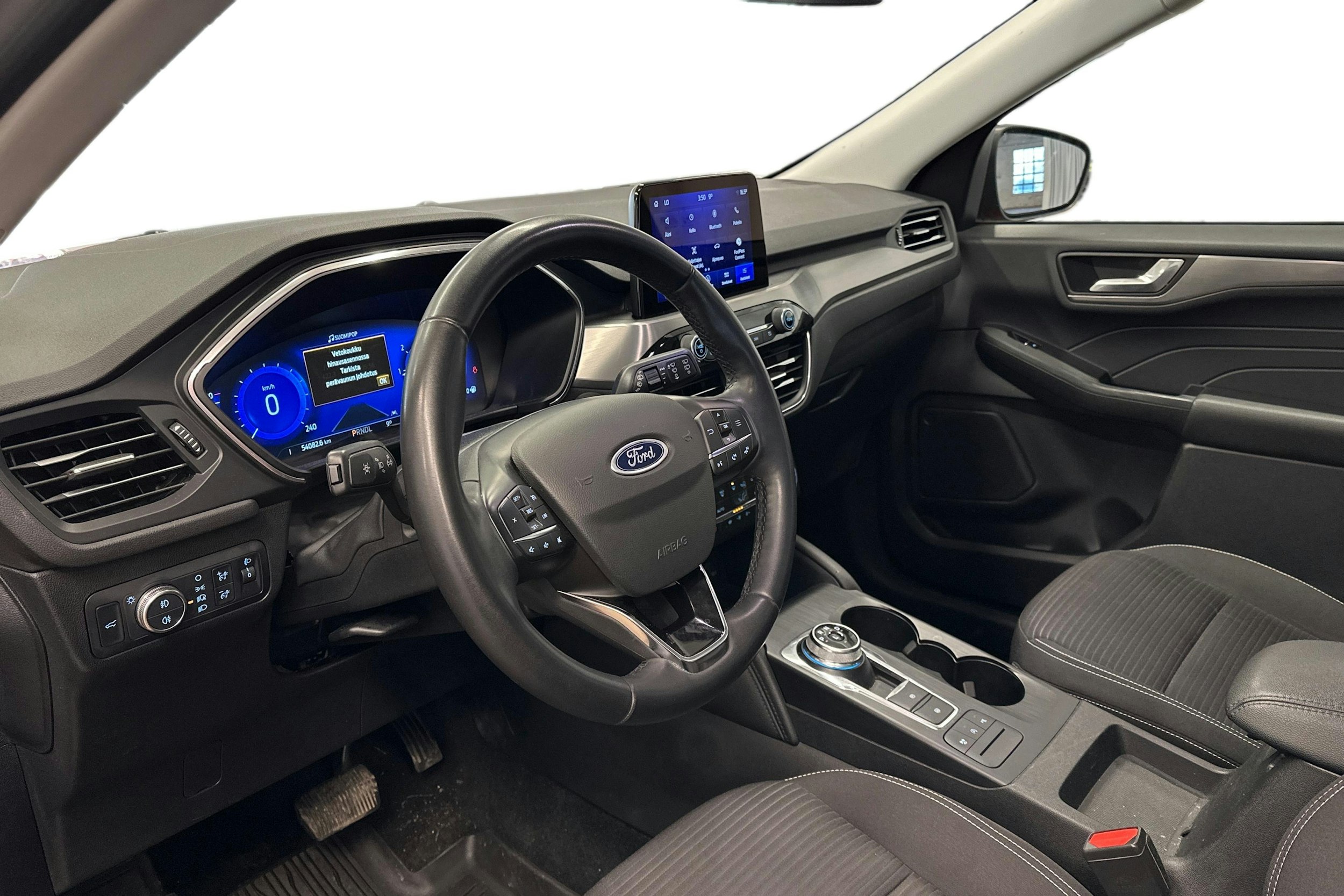 punainen Ford Kuga 2022 kuva 3.