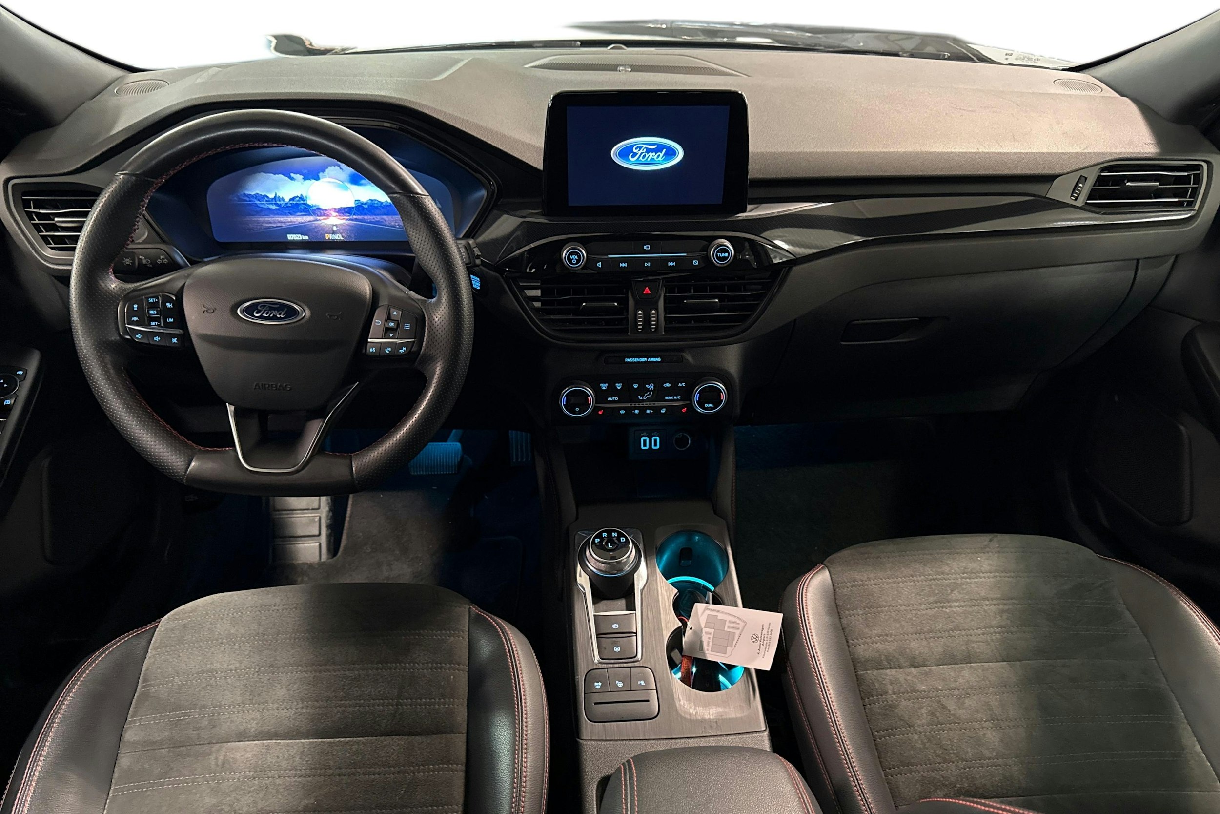 musta Ford Kuga 2022 kuva 7.