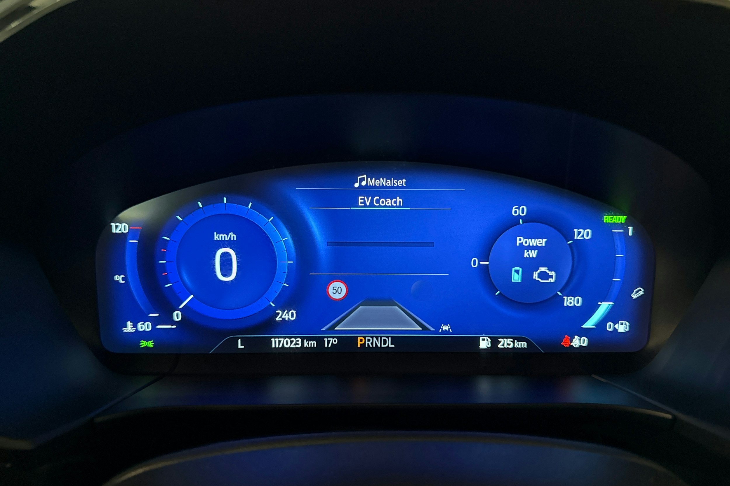 musta Ford Kuga 2022 kuva 11.