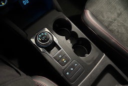 musta Ford Kuga 2022 kuva 16.