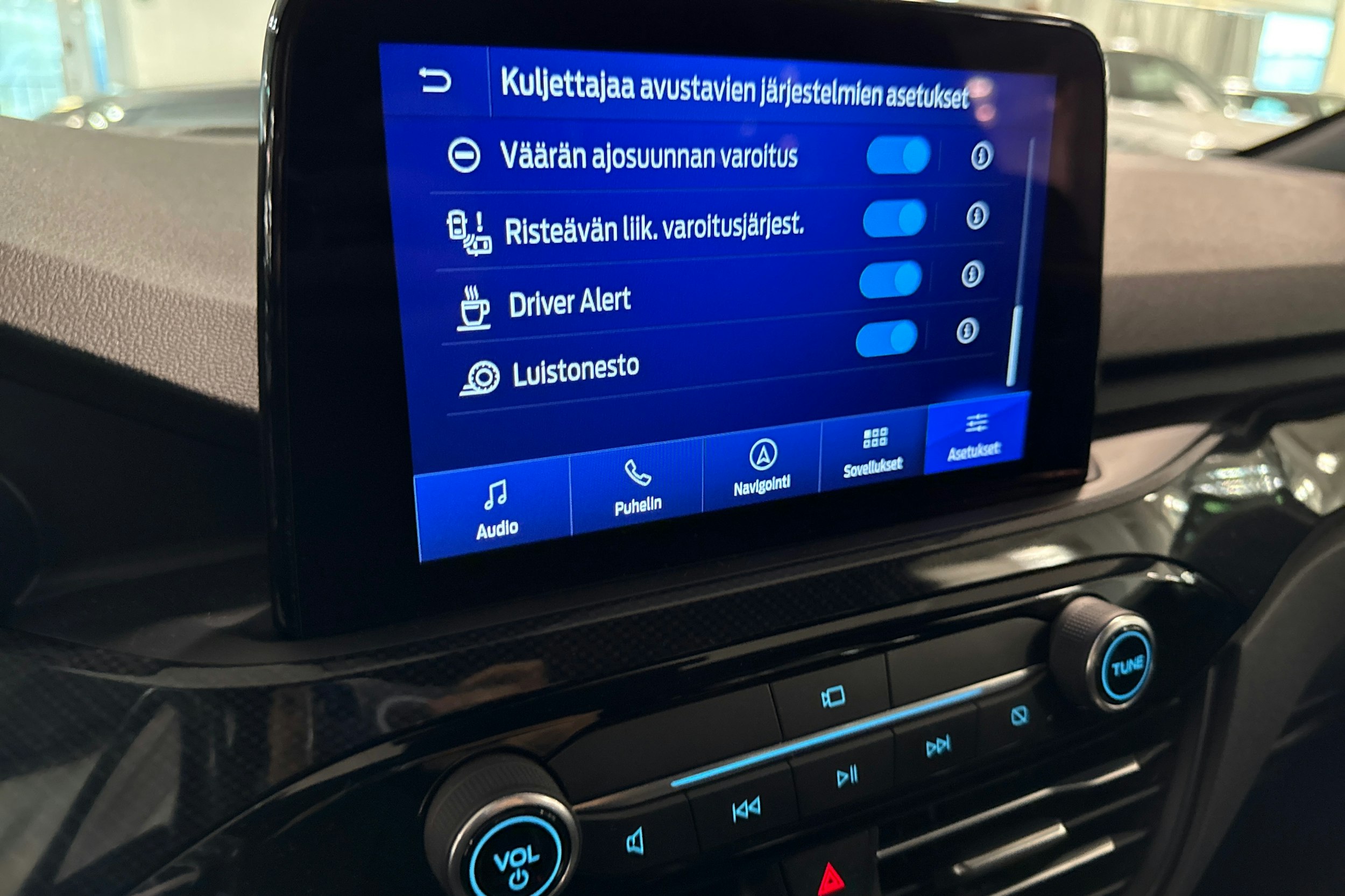 musta Ford Kuga 2022 kuva 22.