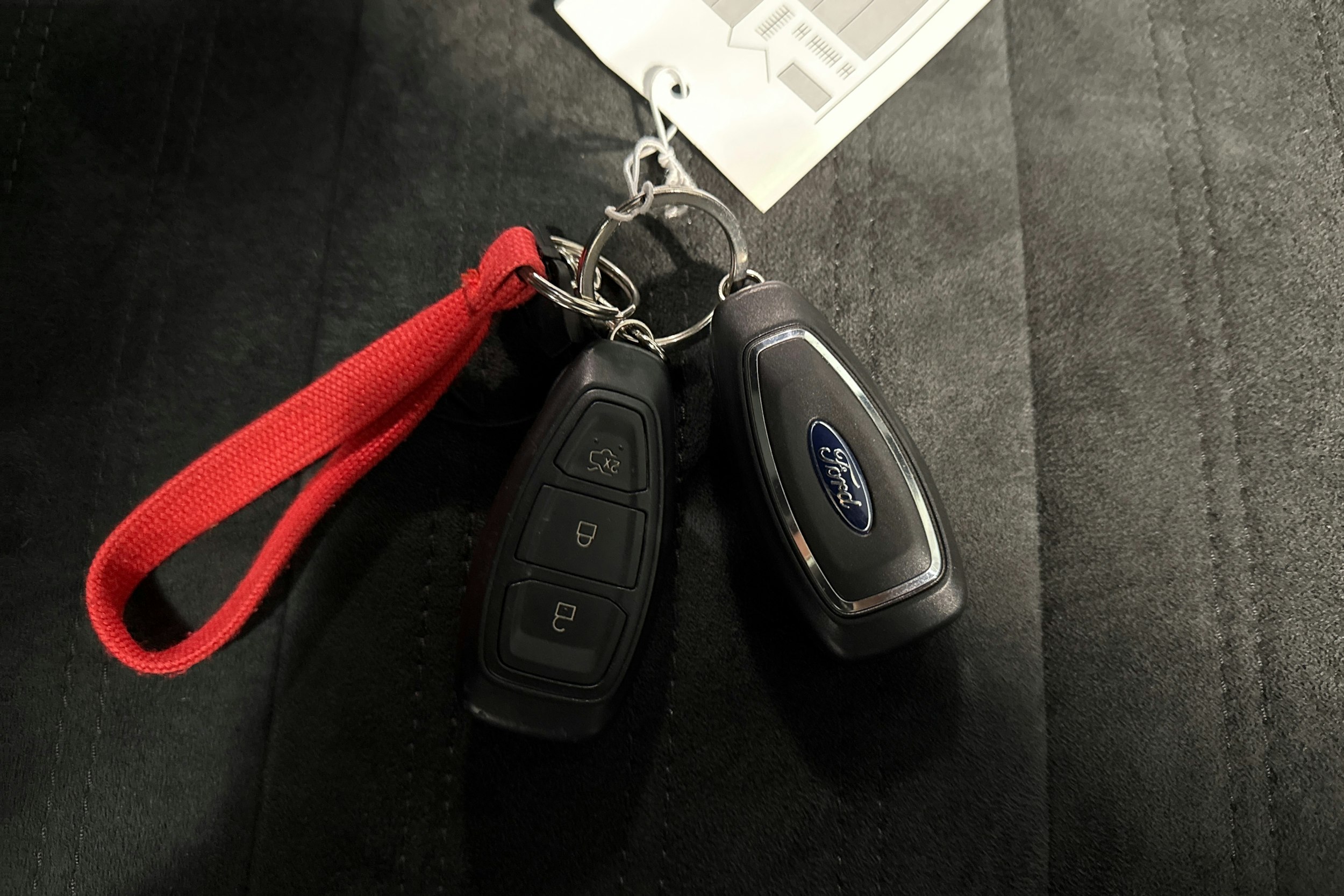 musta Ford Kuga 2022 kuva 24.