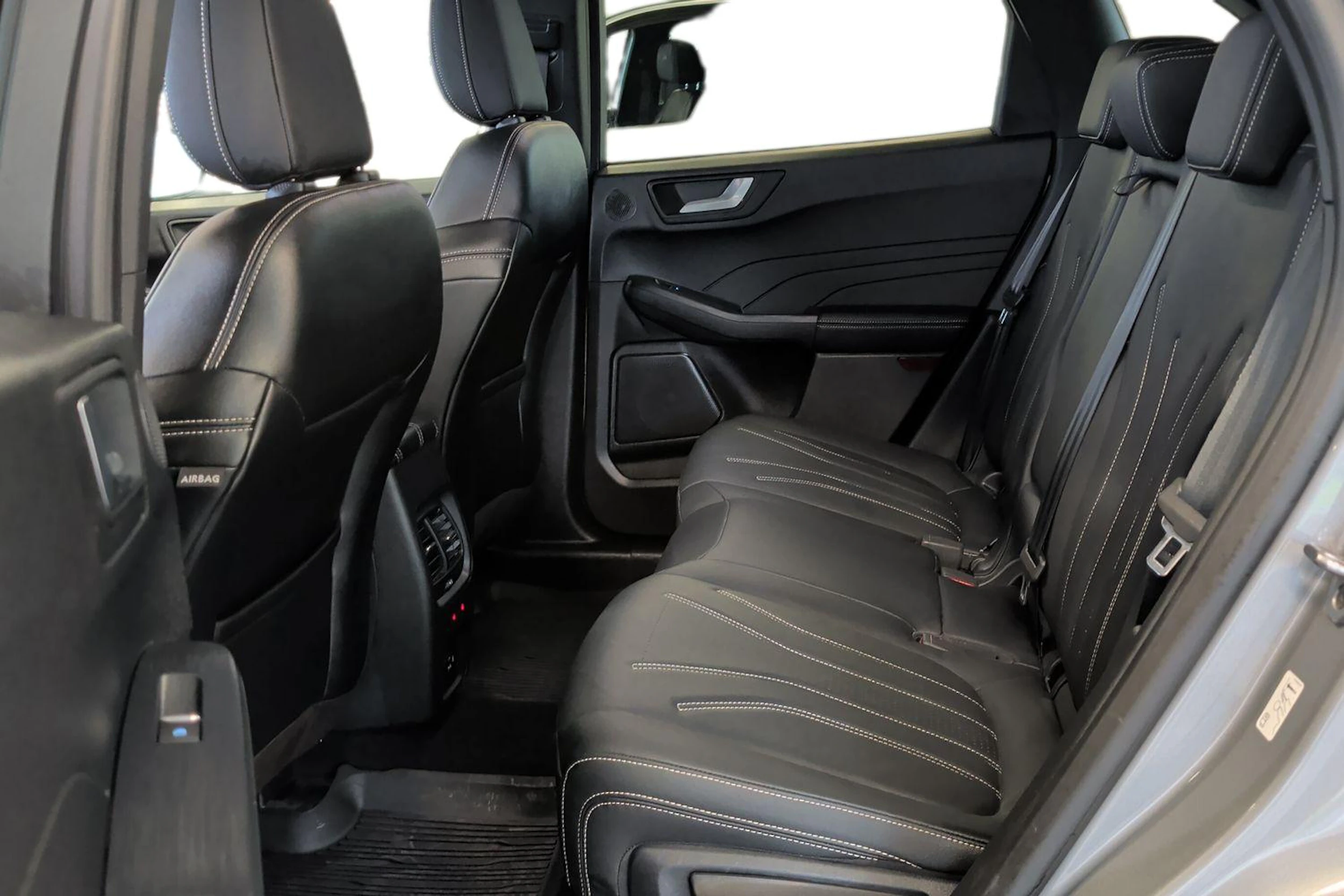 harmaa Ford Kuga 2022 kuva 8.