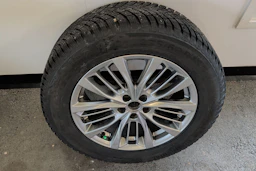 harmaa Ford Kuga 2022 kuva 10.