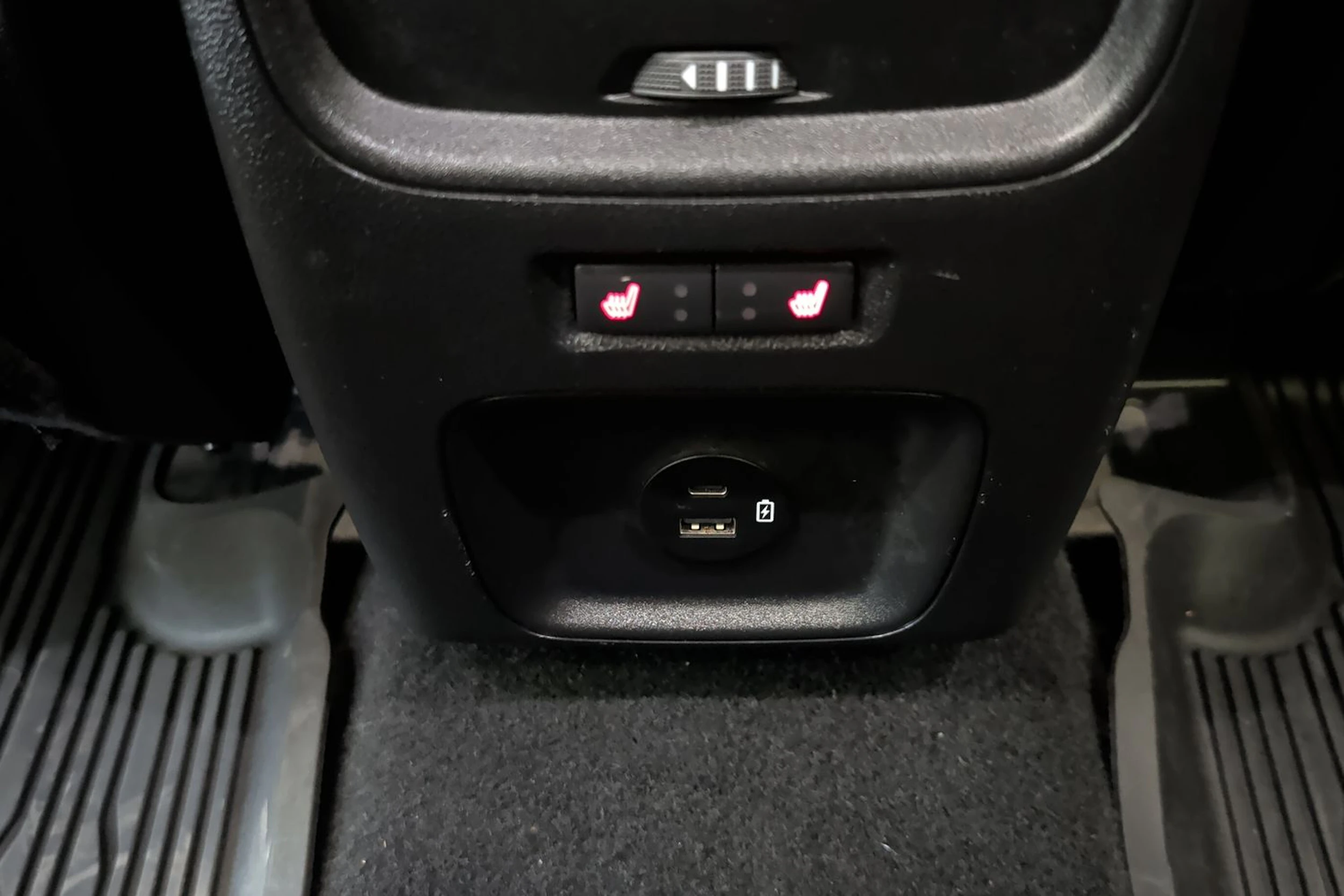 harmaa Ford Kuga 2022 kuva 27.