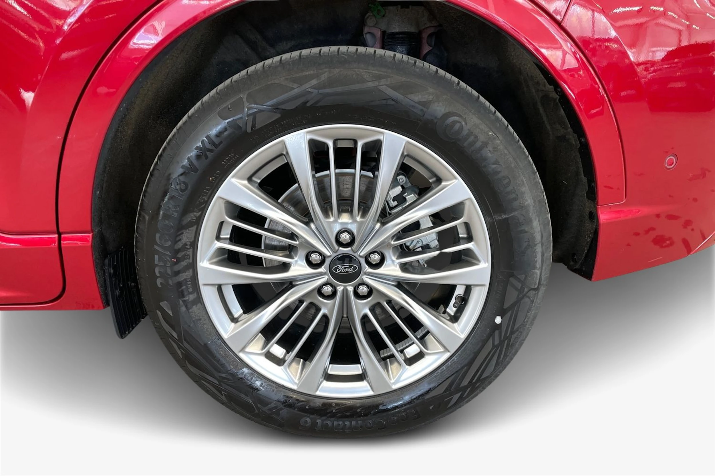 met. punainen Ford Kuga 2022 kuva 12.