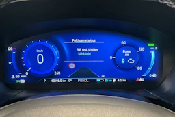 met. punainen Ford Kuga 2022 kuva 15.