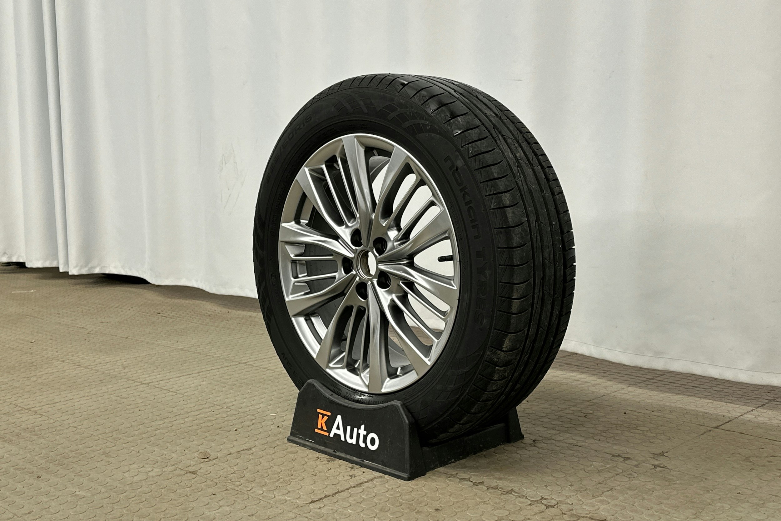 sininen Ford Kuga 2022 kuva 13.