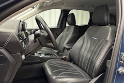 sininen Ford Kuga 2022 kuva 17.