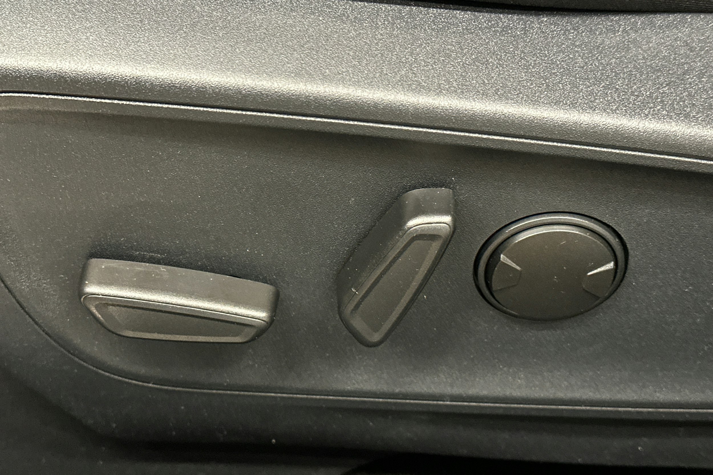 sininen Ford Kuga 2022 kuva 18.