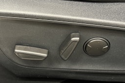 sininen Ford Kuga 2022 kuva 18.