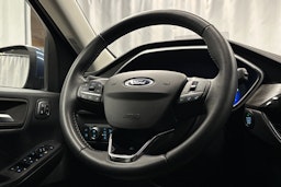 sininen Ford Kuga 2022 kuva 20.