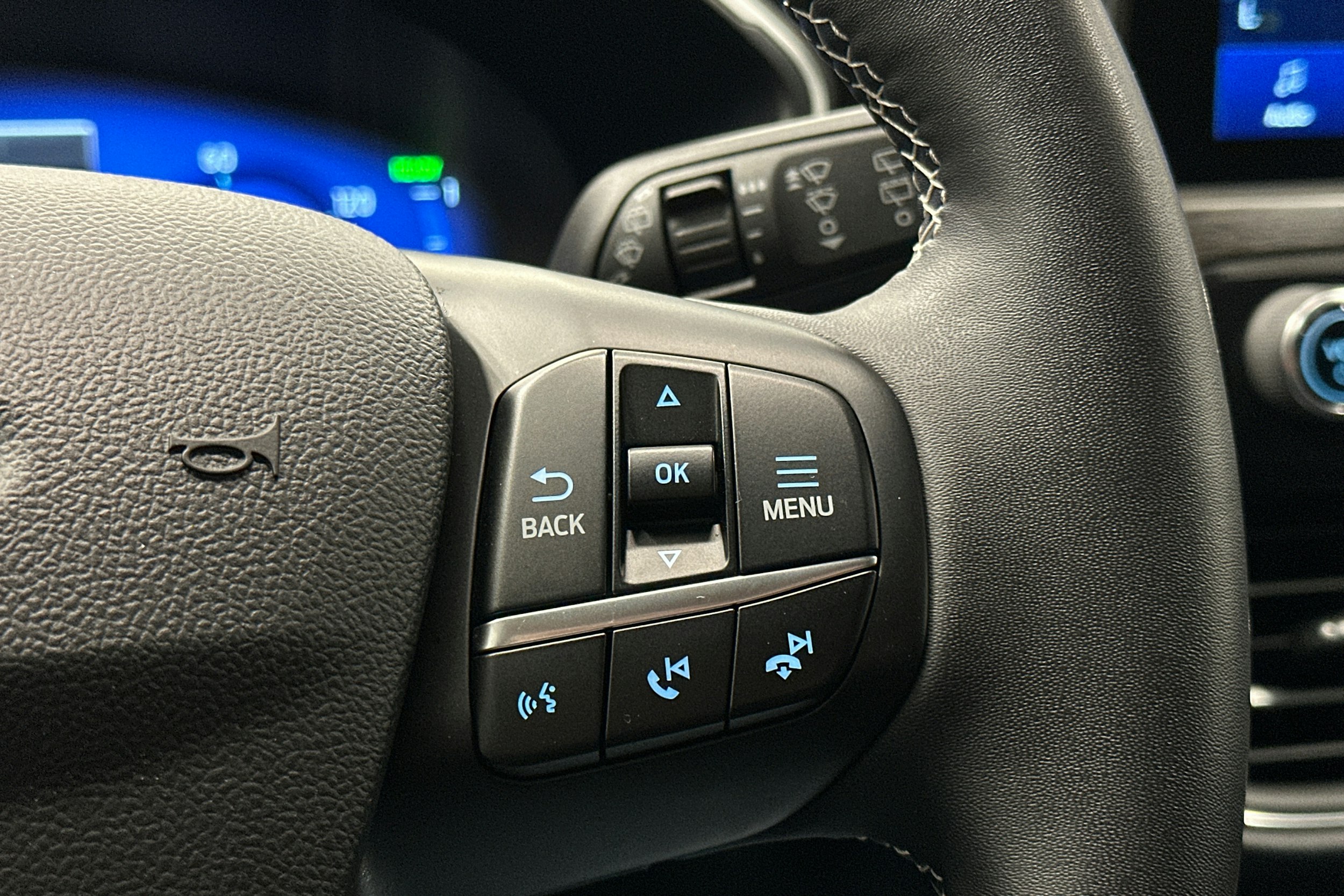 sininen Ford Kuga 2022 kuva 22.