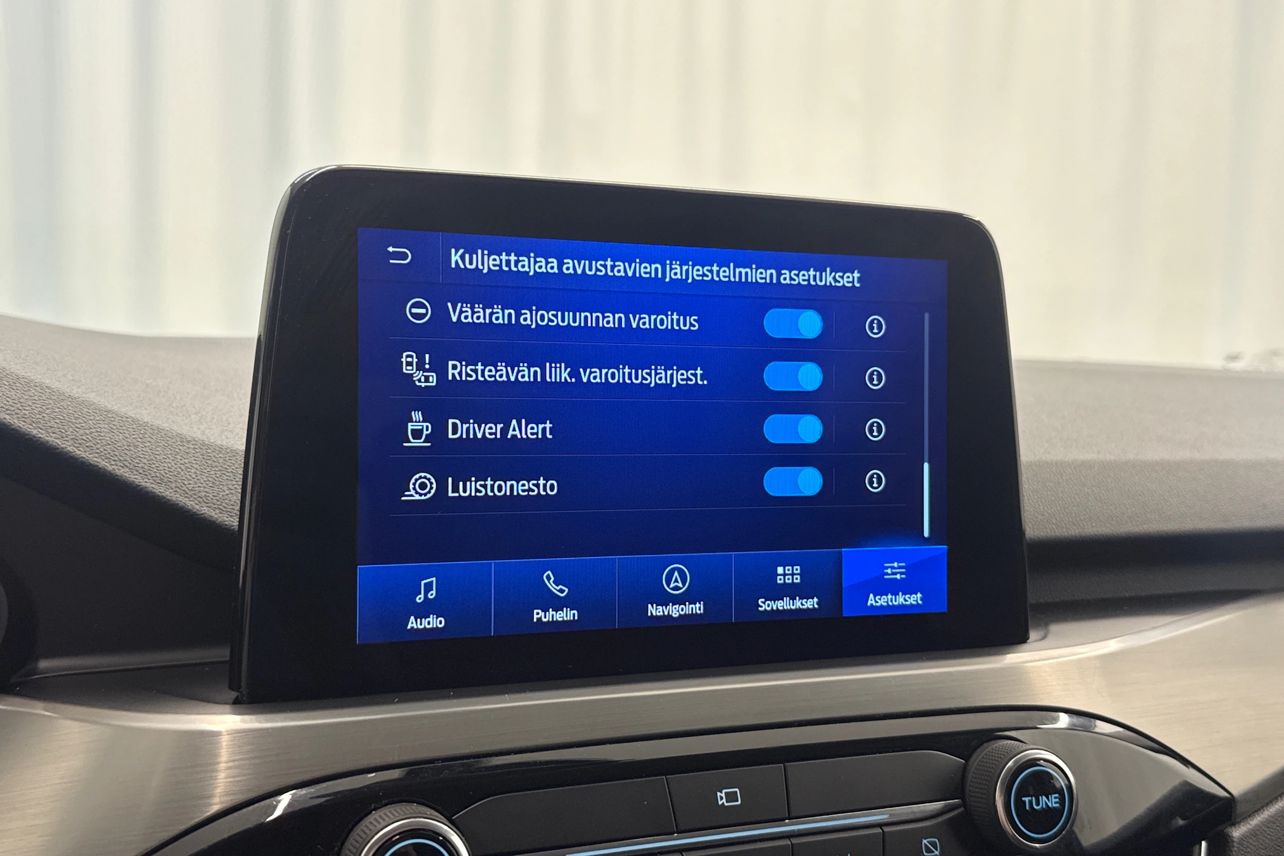 harmaa Ford Kuga 2022 kuva 24.