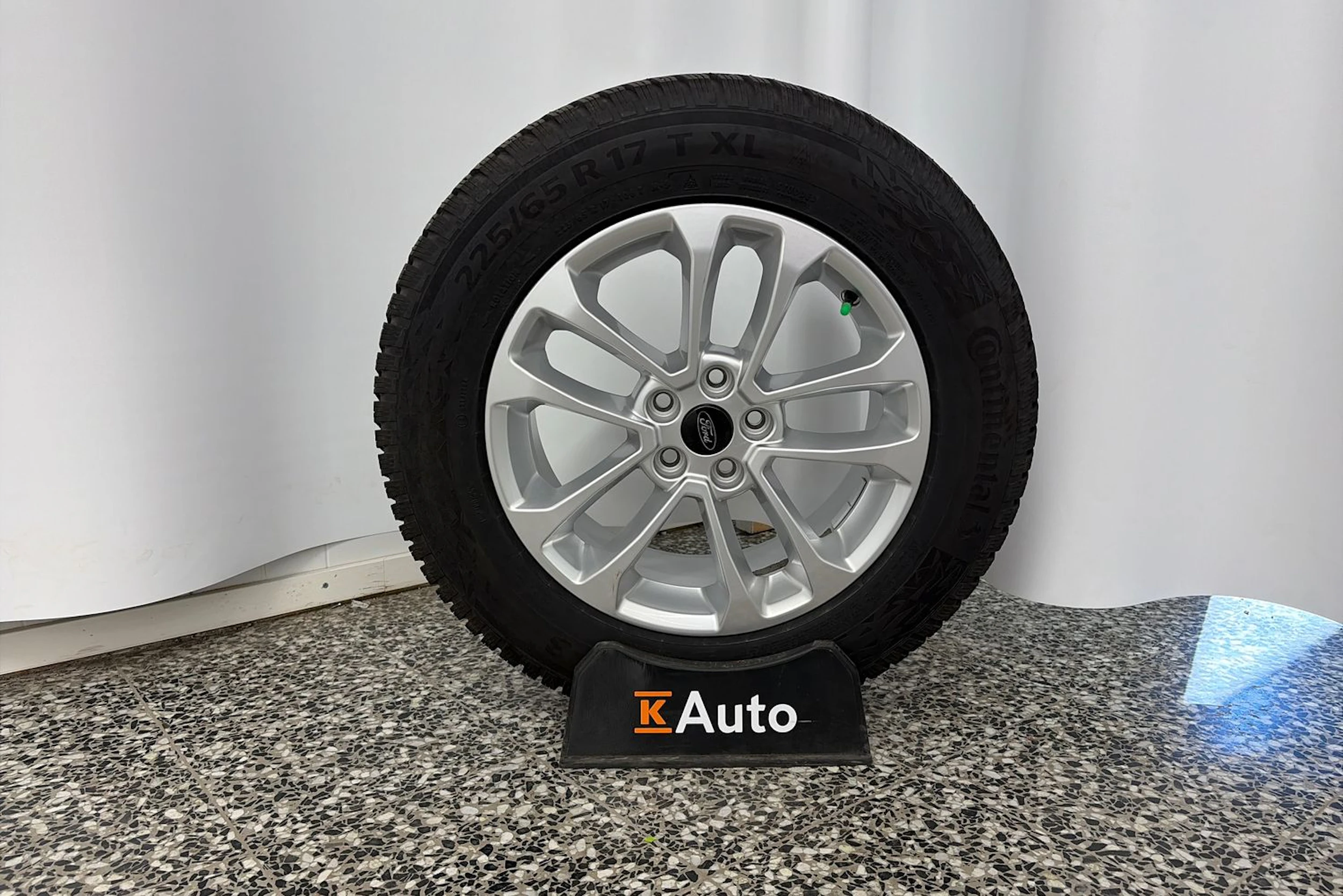 punainen Ford Kuga 2023 kuva 11.