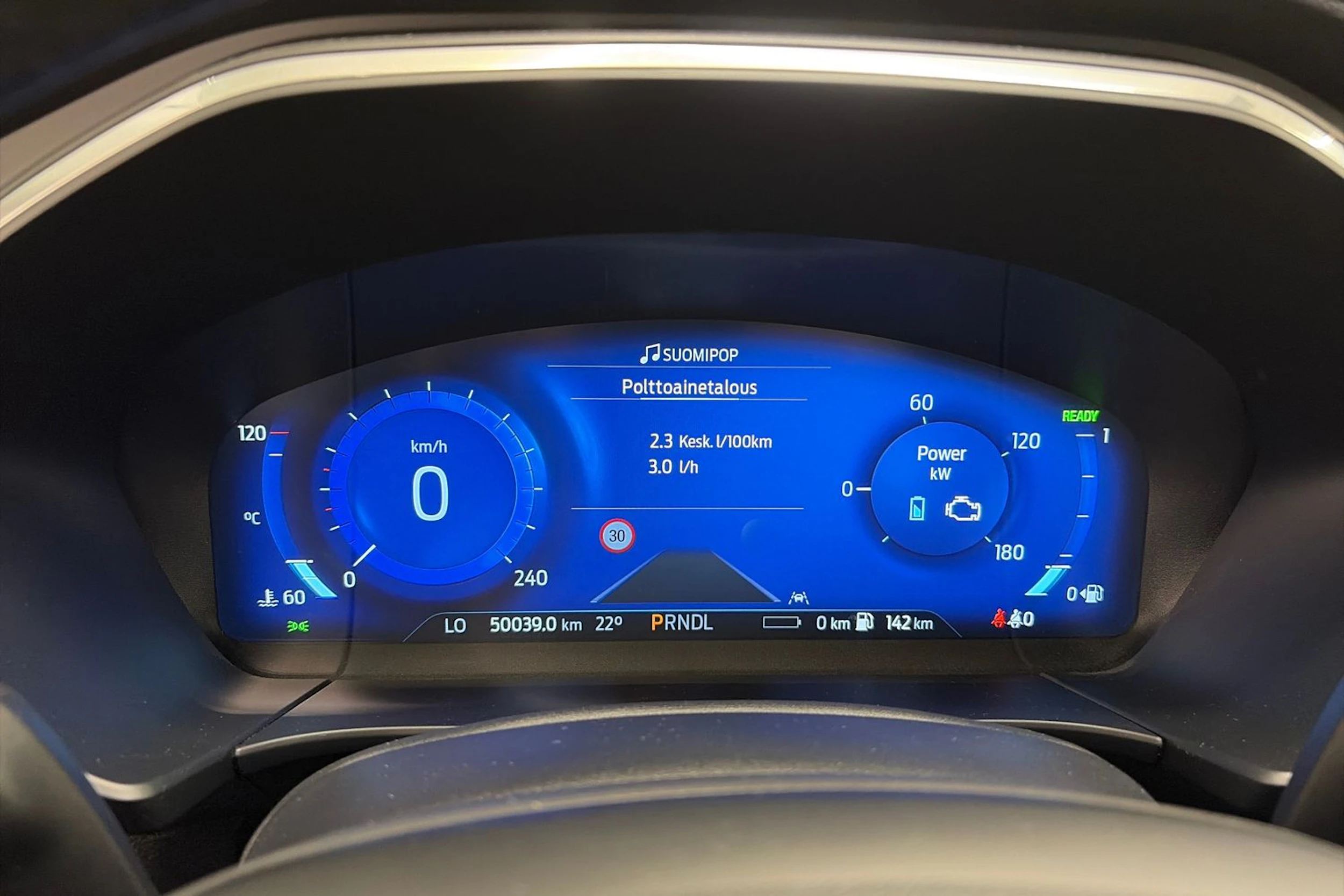 punainen Ford Kuga 2023 kuva 16.