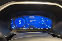 punainen Ford Kuga 2023 kuva 16.