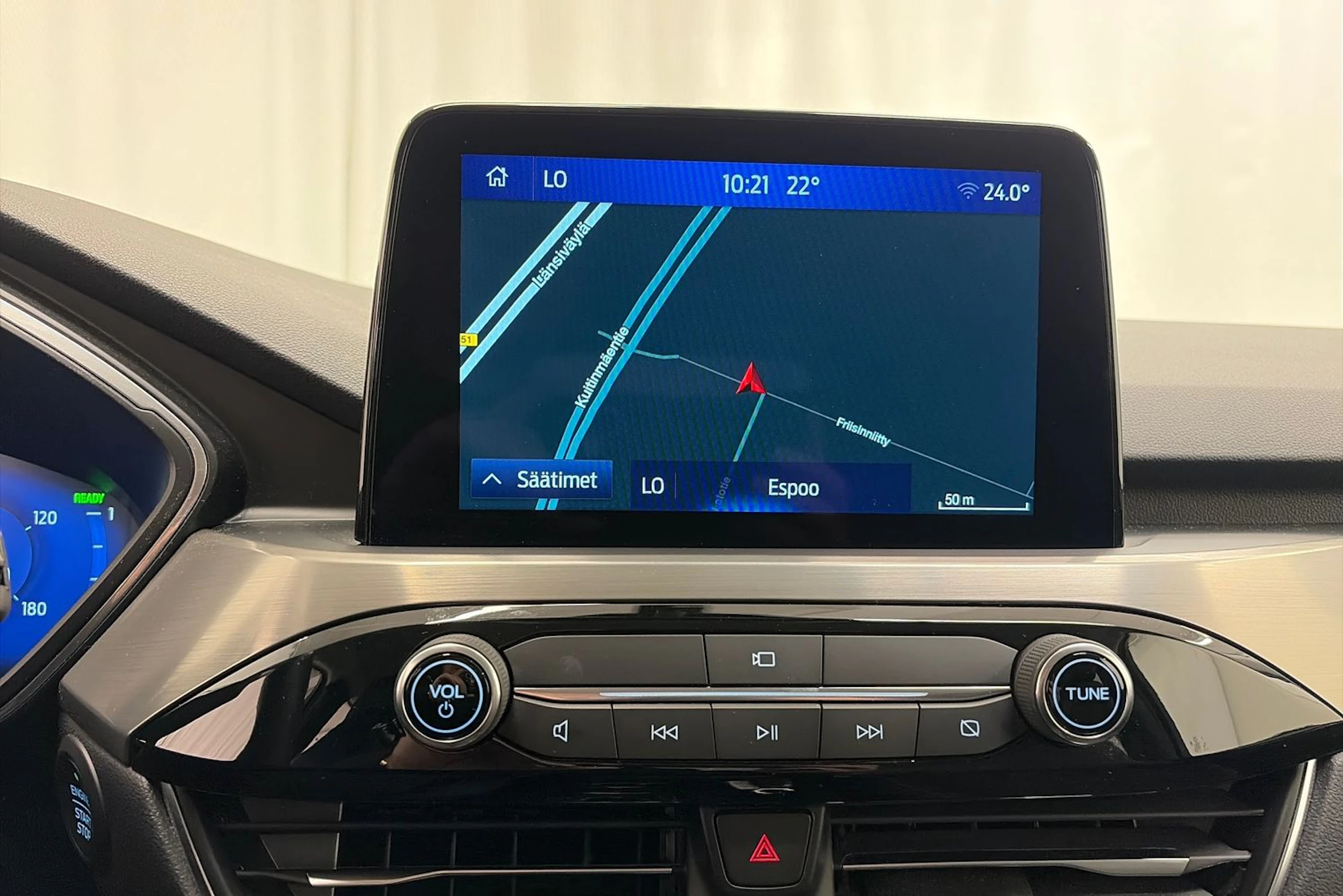 punainen Ford Kuga 2023 kuva 21.