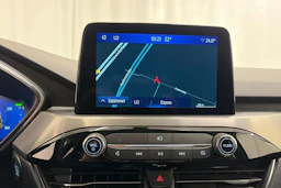 punainen Ford Kuga 2023 kuva 21.