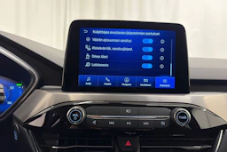 punainen Ford Kuga 2023 kuva 24.
