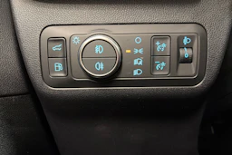 punainen Ford Kuga 2023 kuva 28.