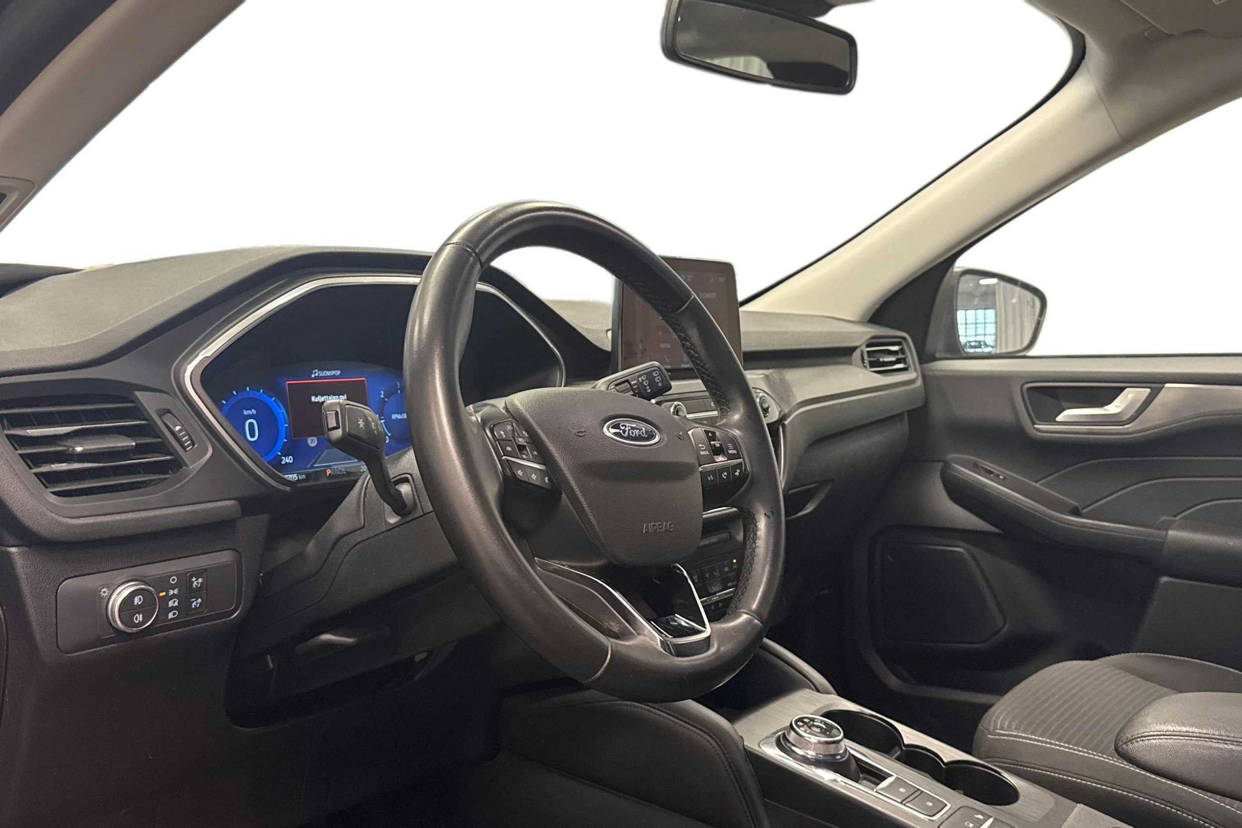 sininen Ford Kuga 2023 kuva 3.