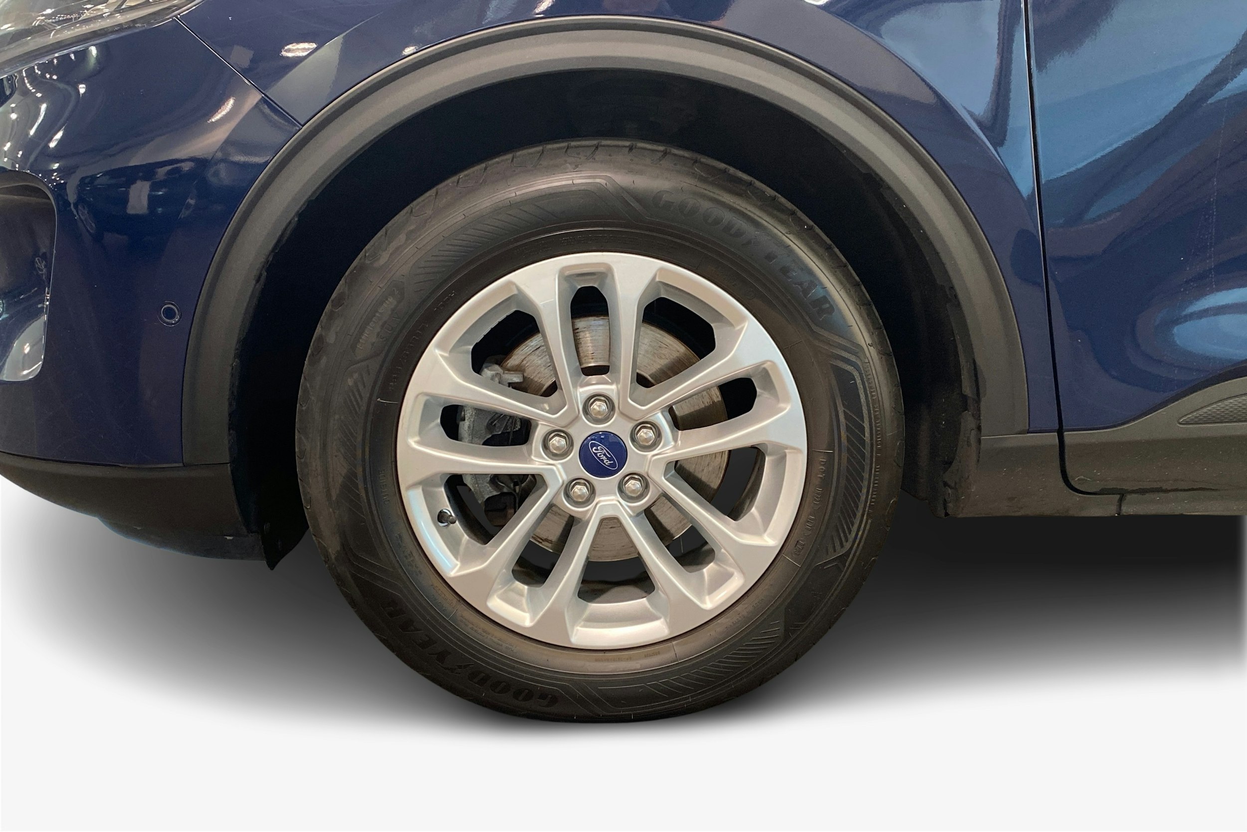 sininen Ford Kuga 2023 kuva 11.