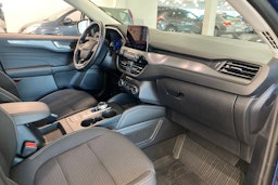 sininen Ford Kuga 2023 kuva 18.